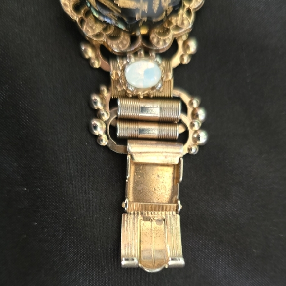 Elegant Gold and Black Women's Bracelet - Picture 4 of 9